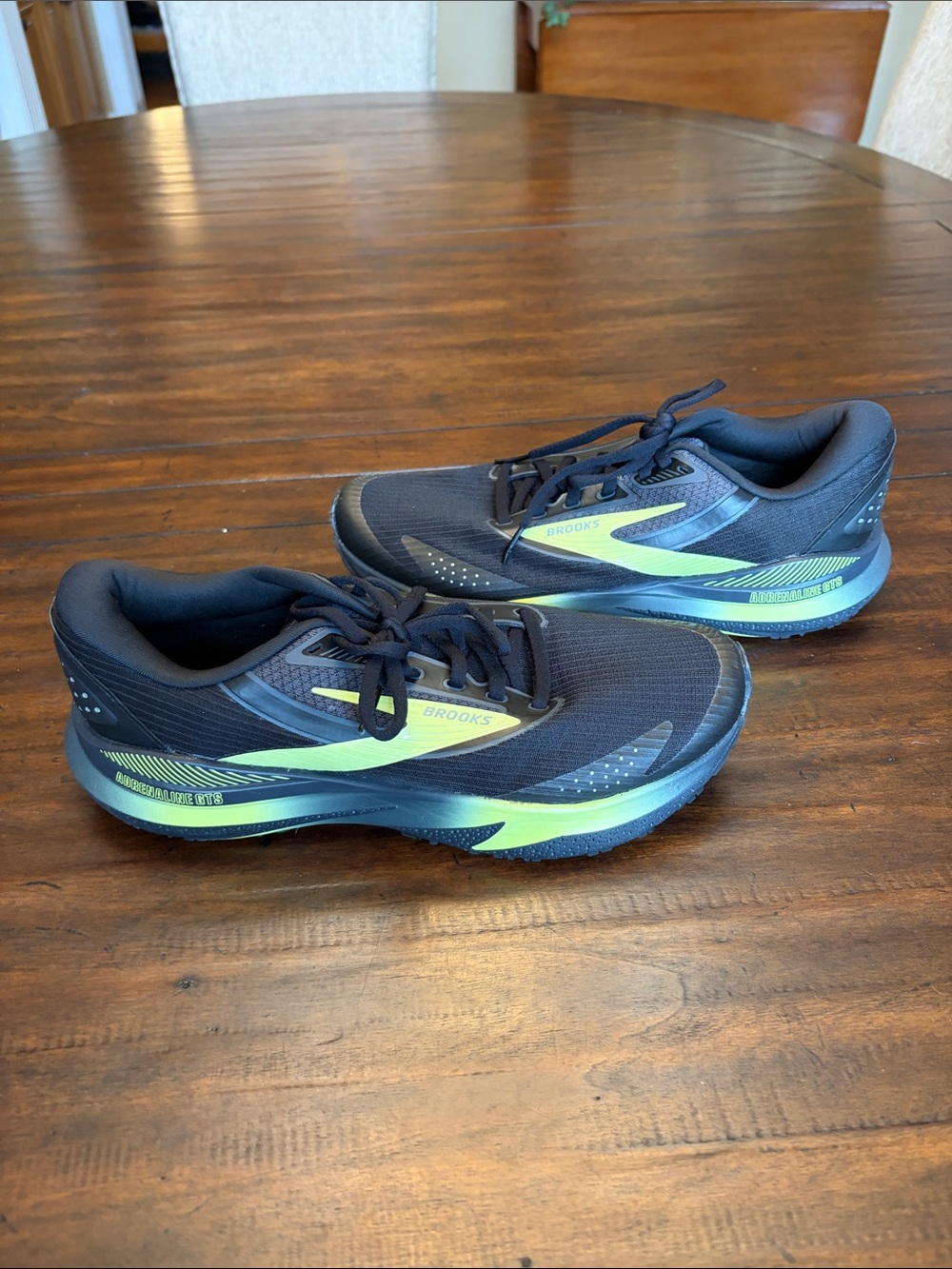 Brooks Black Adrenaline GTS Men US 8 ACs